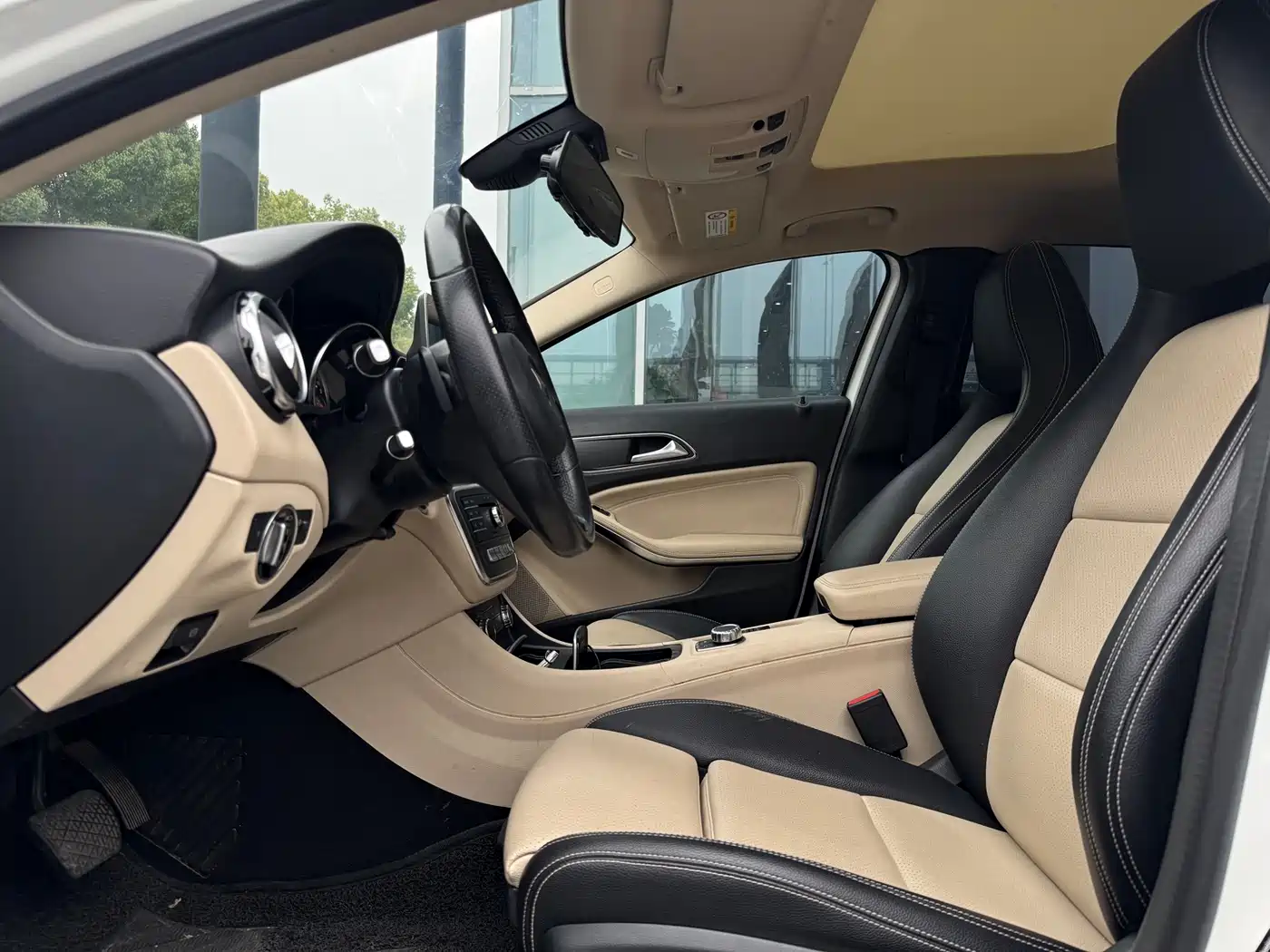Mercedes-Benz GLA 2018 GLA 200 Dynamic фото 6