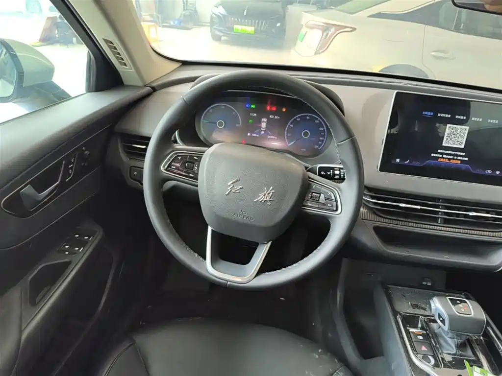 Hongqi E-QM5 2022 431km Charging Enjoyment Edition фото 11