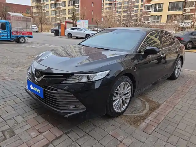 TOYOTA CAMRY