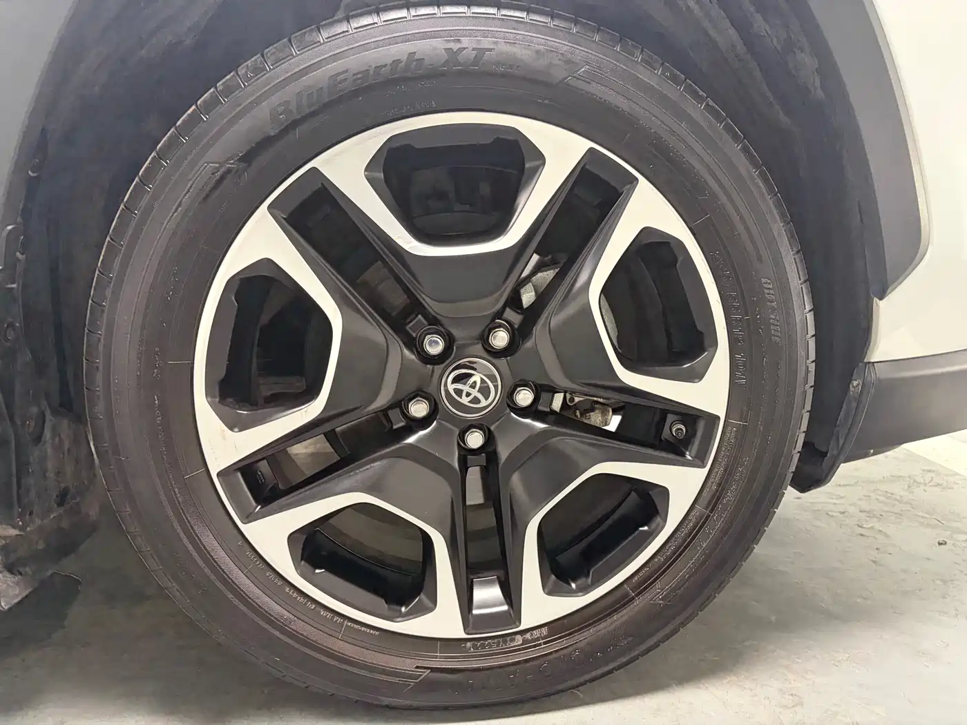 Toyota RAV4 Rongfang 2022 2.0L CVT 2WD Premium Edition фото 18