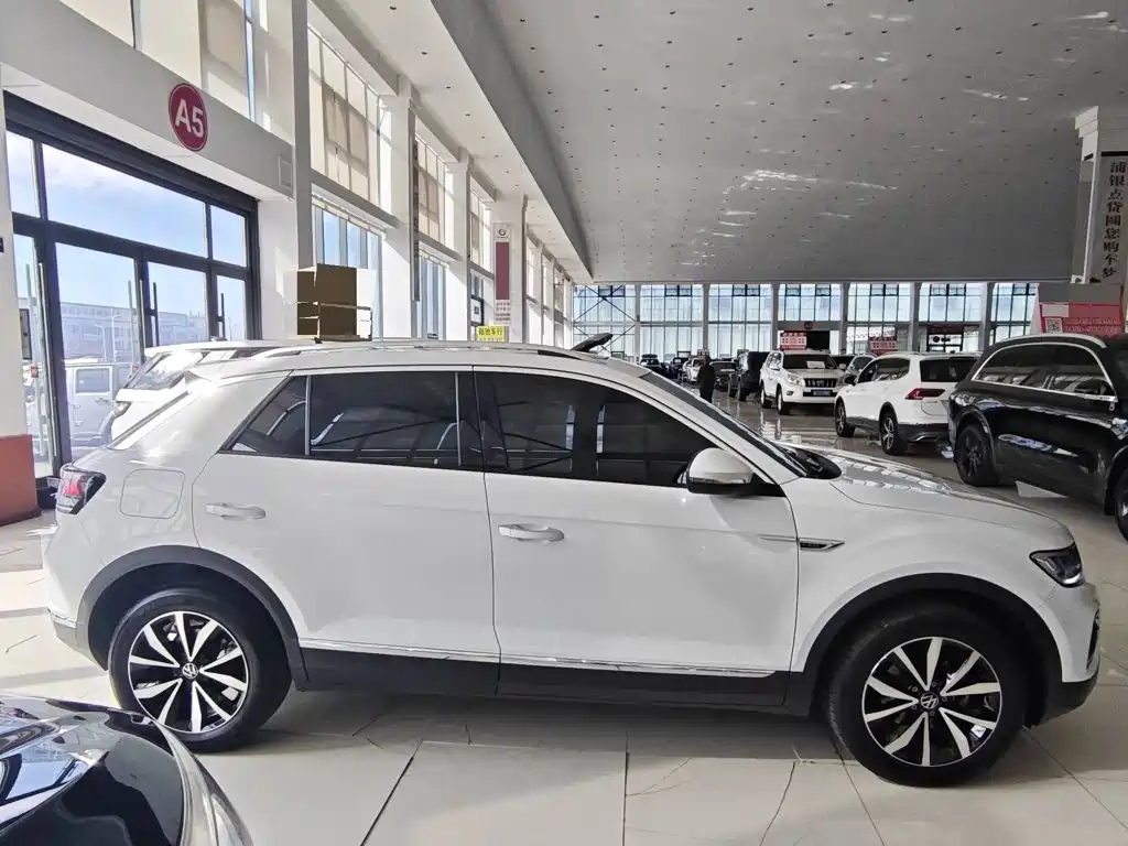 صورة 4 - Volkswagen T-ROC