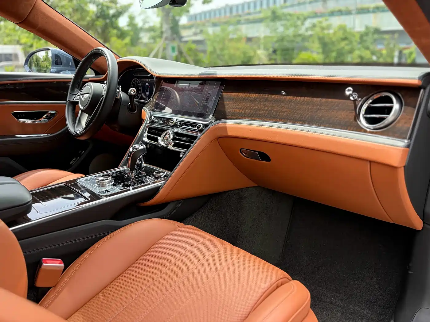 Bentley Flying Spur 2021 4.0T V8 Standard Version фото 15