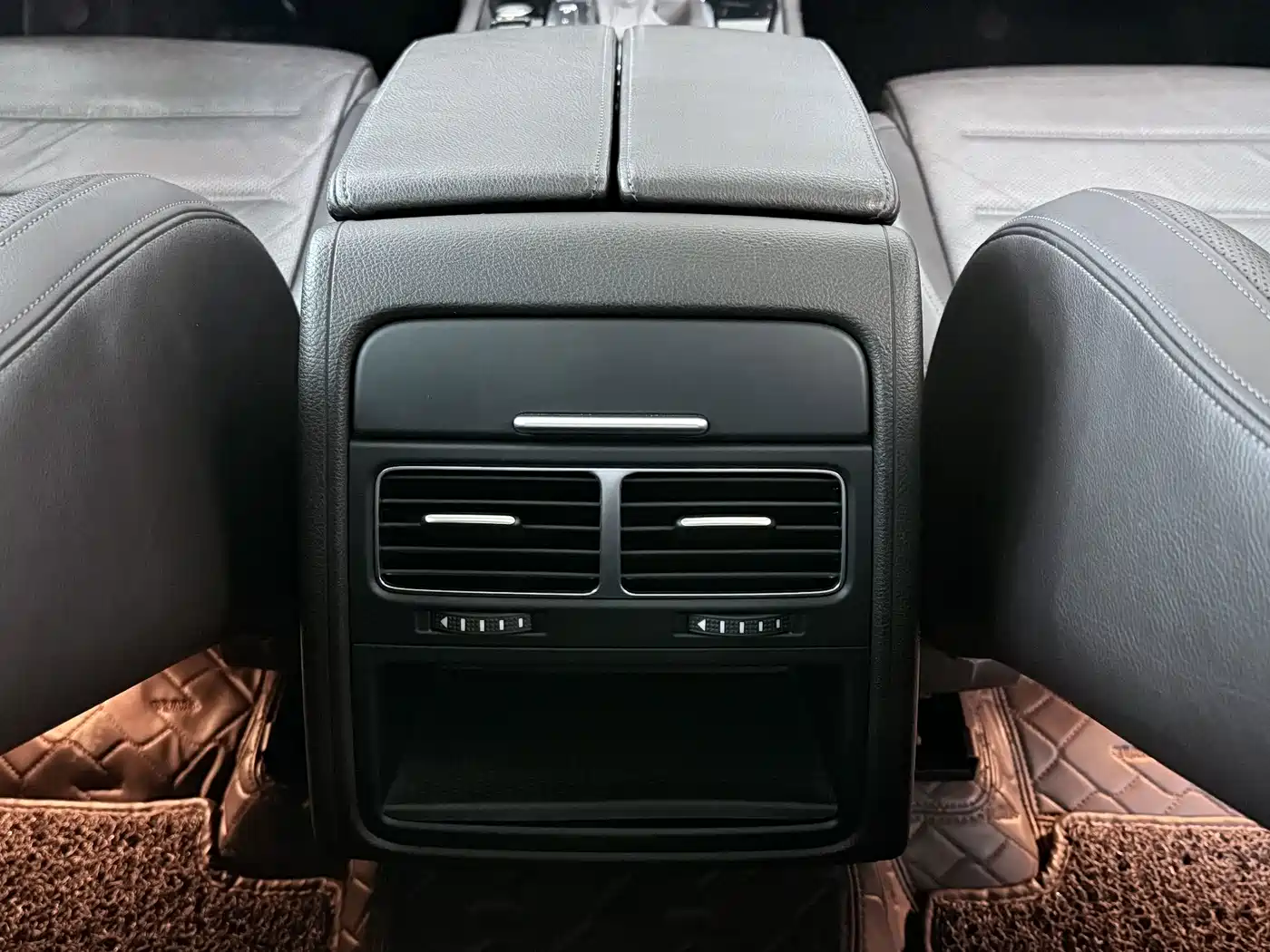 Volkswagen Touareg 2018 2017 3.0TSI Explorer Edition