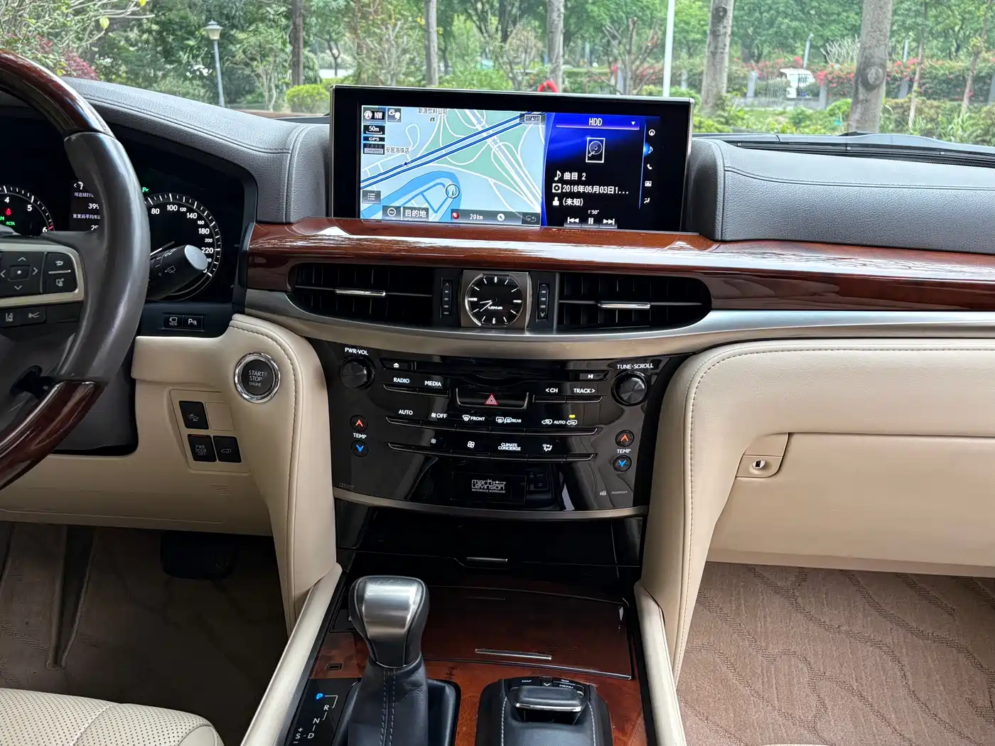 Lexus LX 2016 570 Luxury Premium Edition фото 20