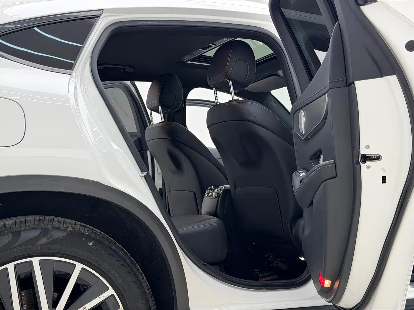 Mercedes-Benz GLC Coupe 2020 GLC 300 4MATIC Coupe SUV фото 23