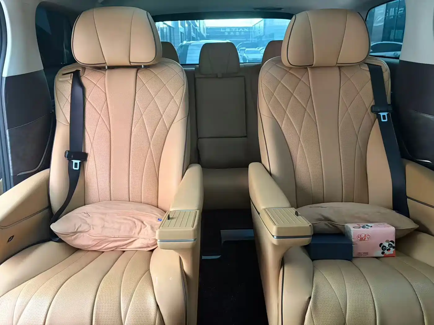 Denza D9 2025 2024 DM-i 980 AWD Premium
