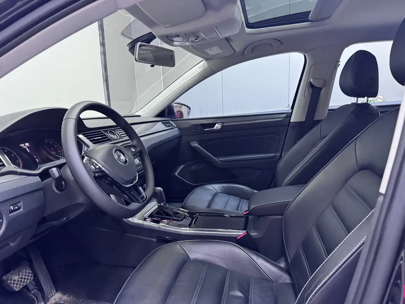 Volkswagen Passat 2017 330TSI DSG Prestige фото 12