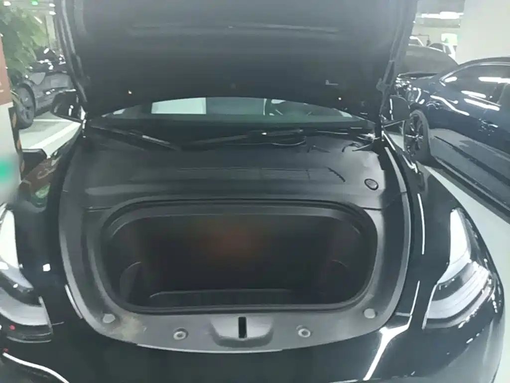 Фото 20 - Tesla Model Y
