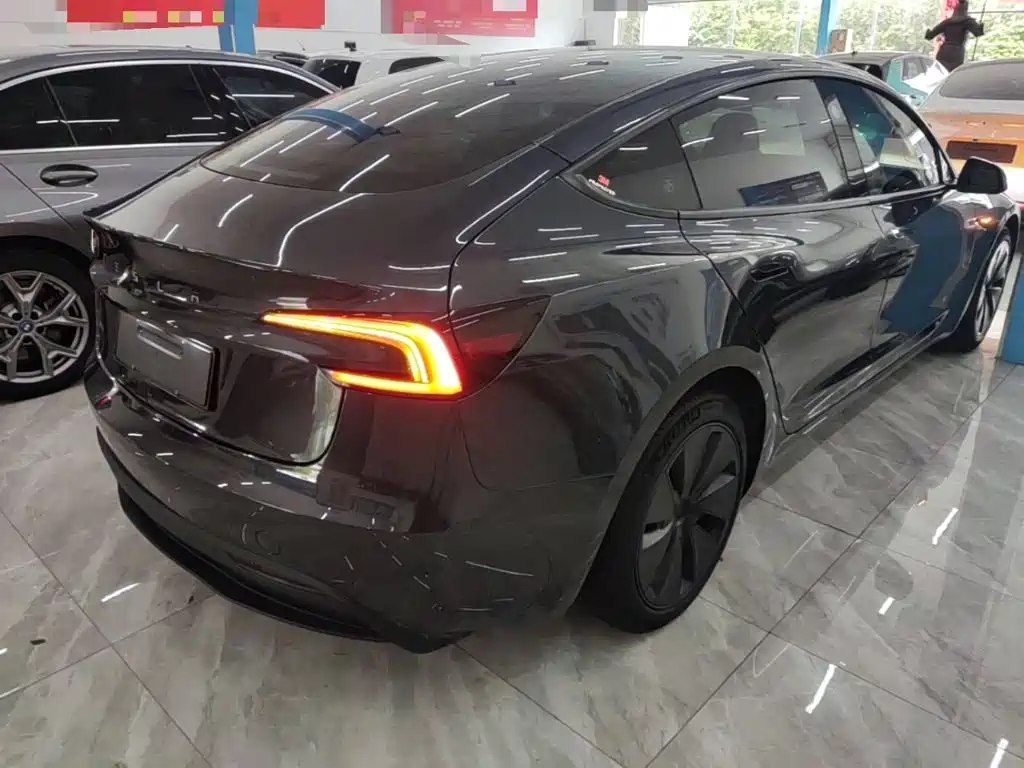Фото 7 - Tesla Model 3