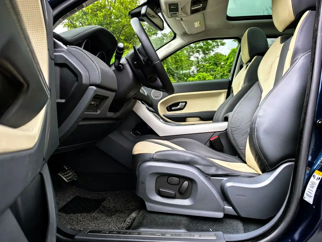 Land Rover Range Rover Evoque (Import) 2013 2.0T 5-door Dynamic Edition фото 6