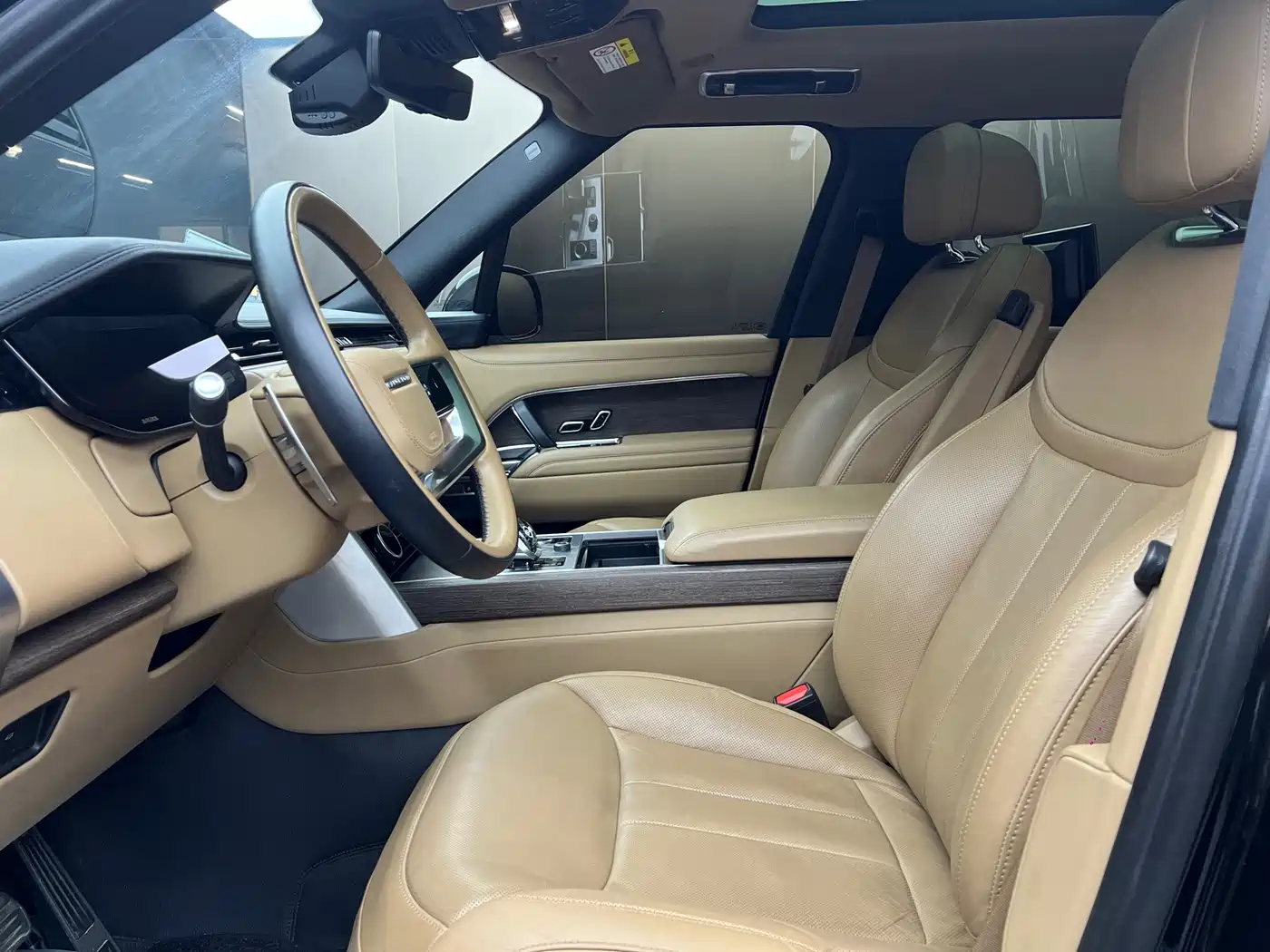 Land Rover Range Rover 2023 3.0 L6 400PS Genesis Extended Version фото 12