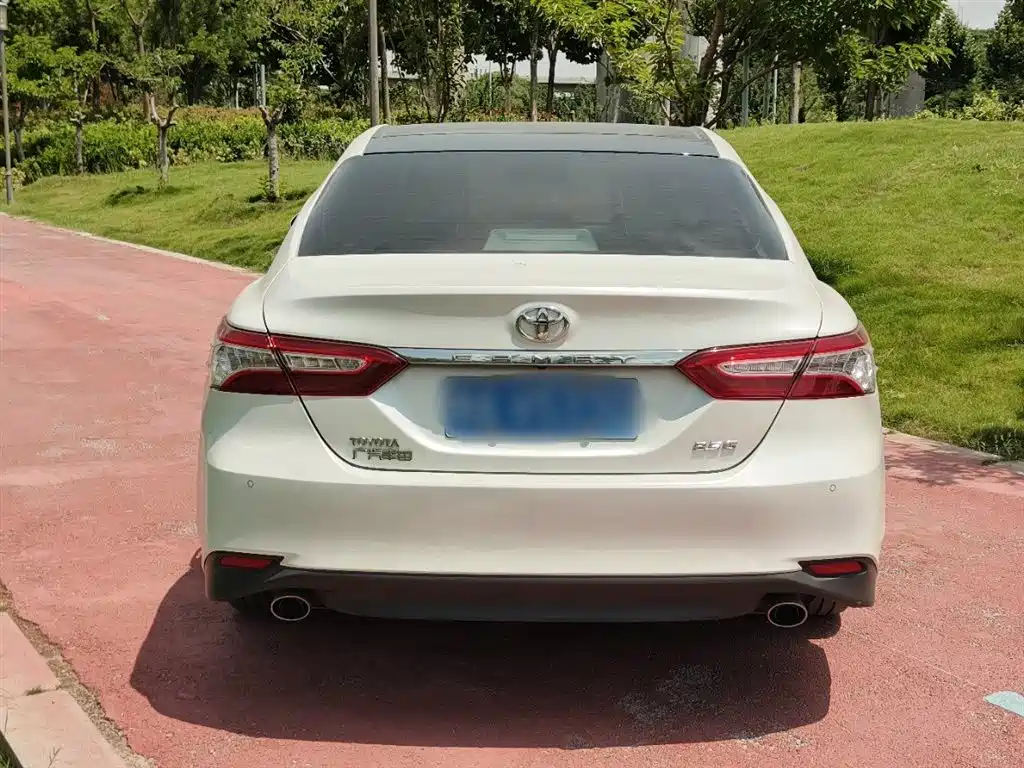 Toyota Camry 2018 2.5G Luxury Edition фото 4