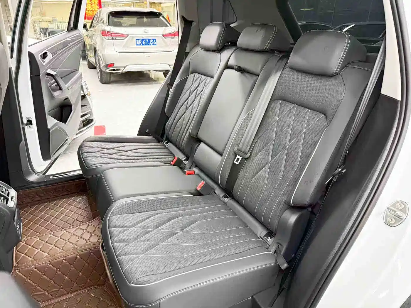 Volkswagen Tiguan L 2024 330TSI Automatic 2WD R-Line Premium Enjoyment Edition фото 18
