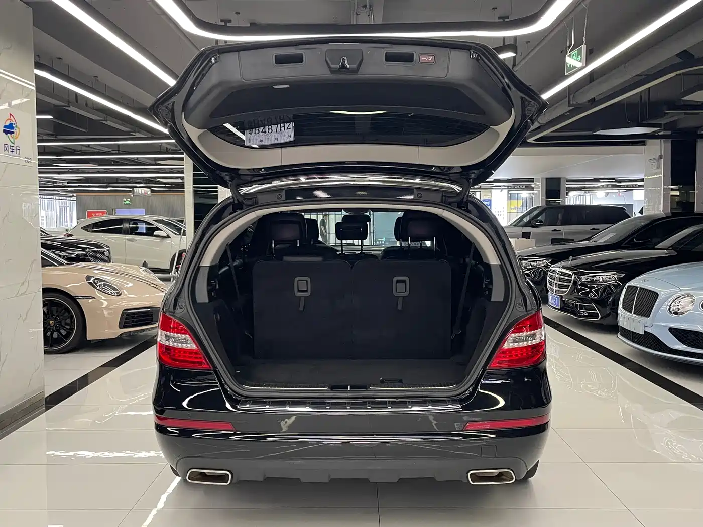 Mercedes-Benz R-Class 2017 R 320 4MATIC Business Collector's Edition фото 49