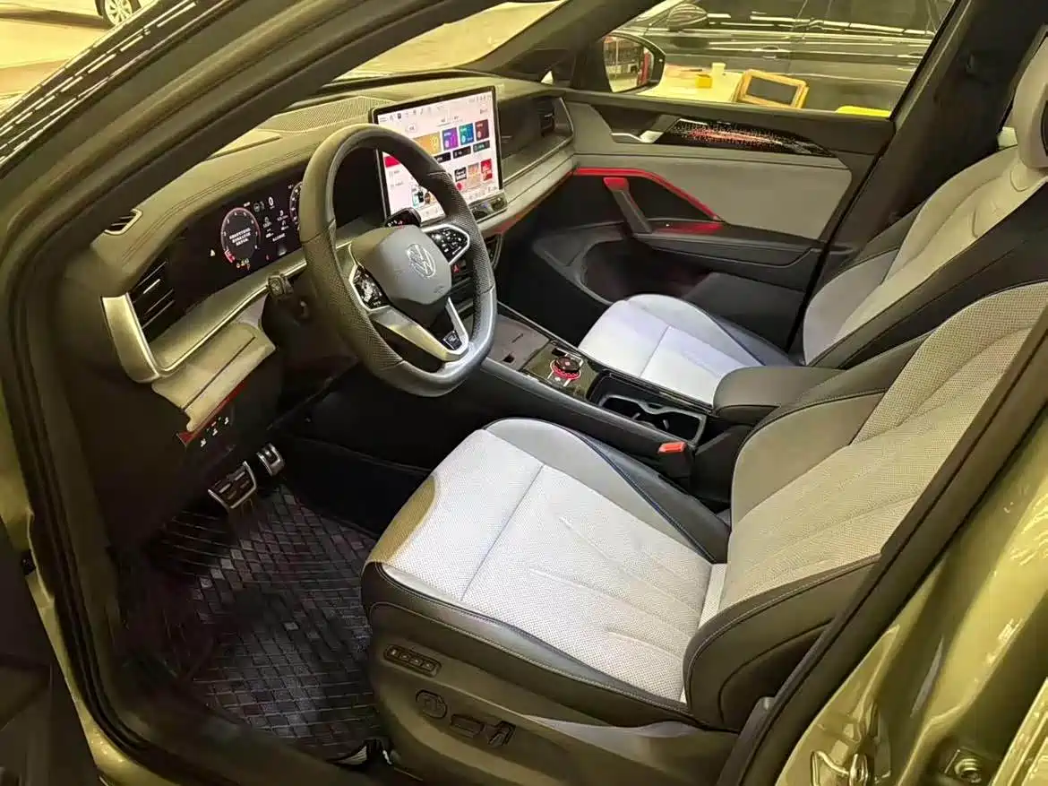 Volkswagen Tayron 2025 Model Tayron L 380TSI 4WD Luxury Easy Package фото 4