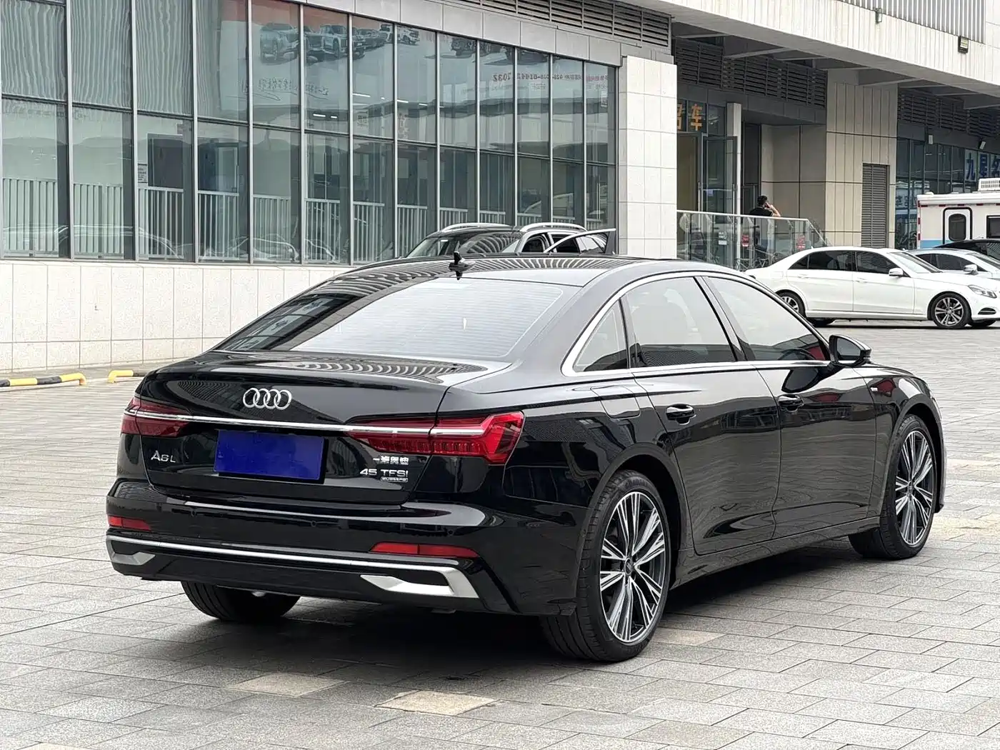 Photo 7 - Audi A6L
