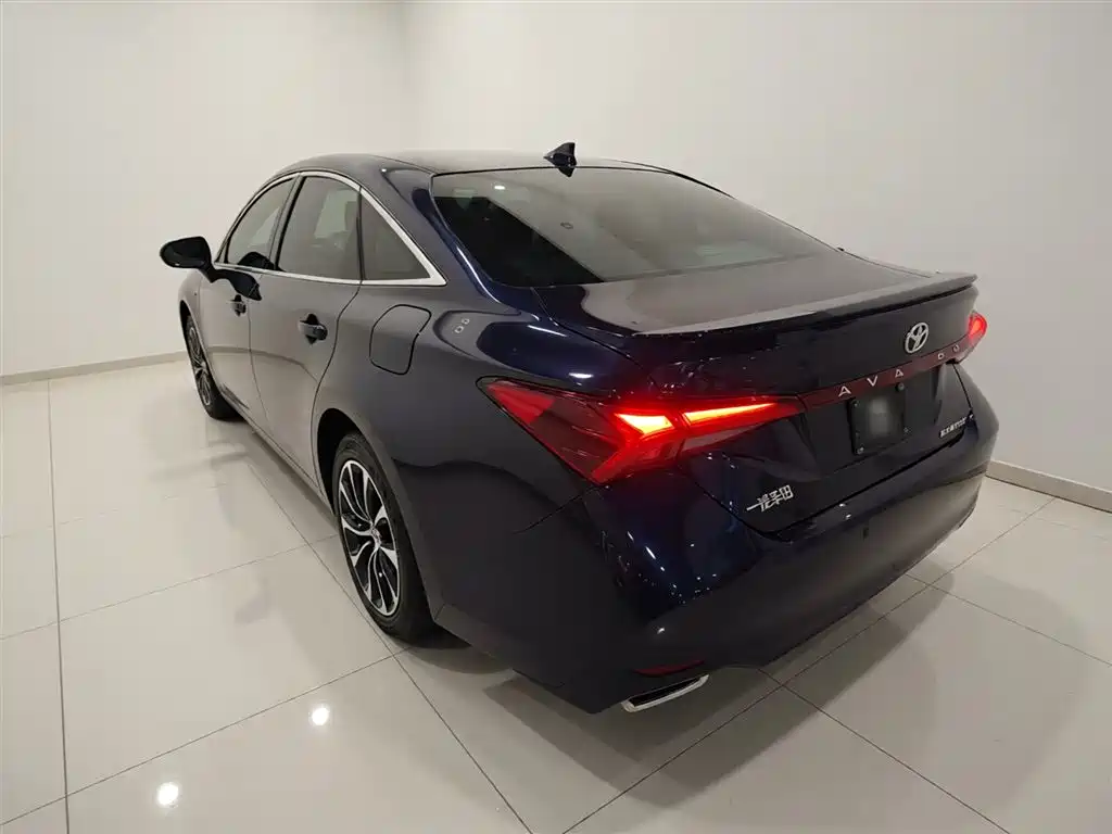 Toyota Avalon 2022 2.5L Luxury Edition фото 23