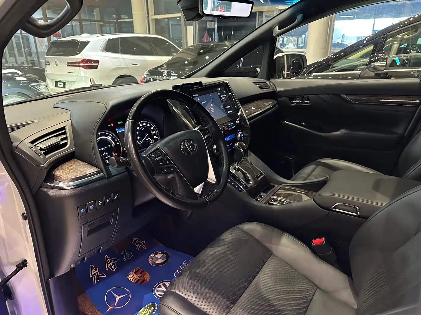Toyota Alphard 2020 Hybrid 2.5L Premium Edition фото 14