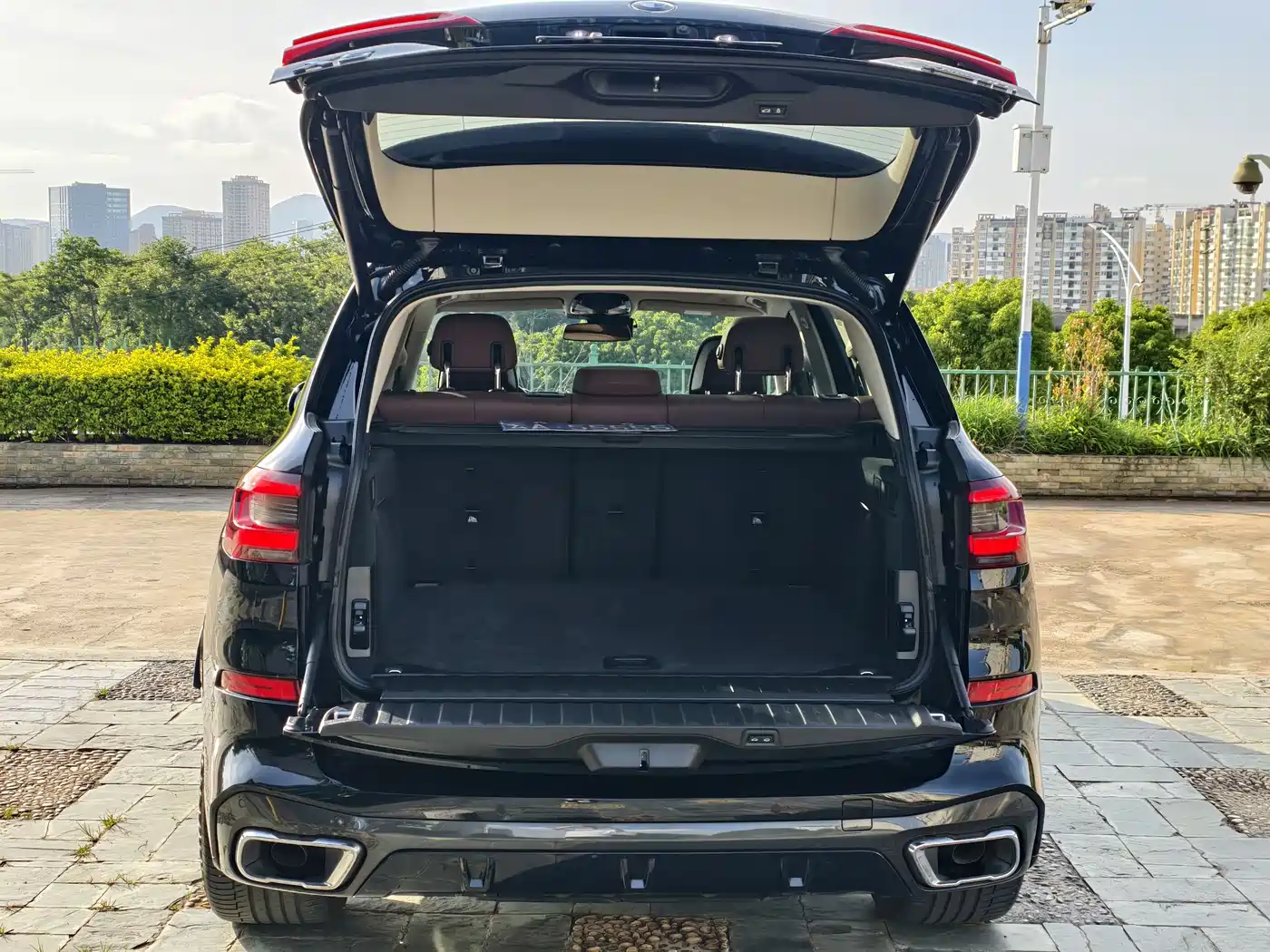 BMW X5 (Import) 2021 xDrive40i Exclusive M Sport Package фото 32