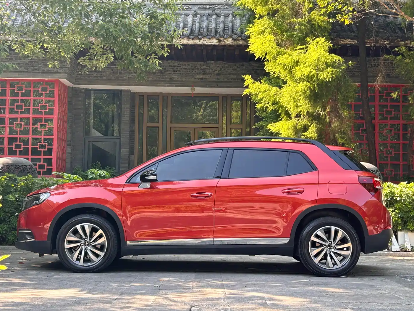 DS 6 2019 2018 30THP Premium Edition