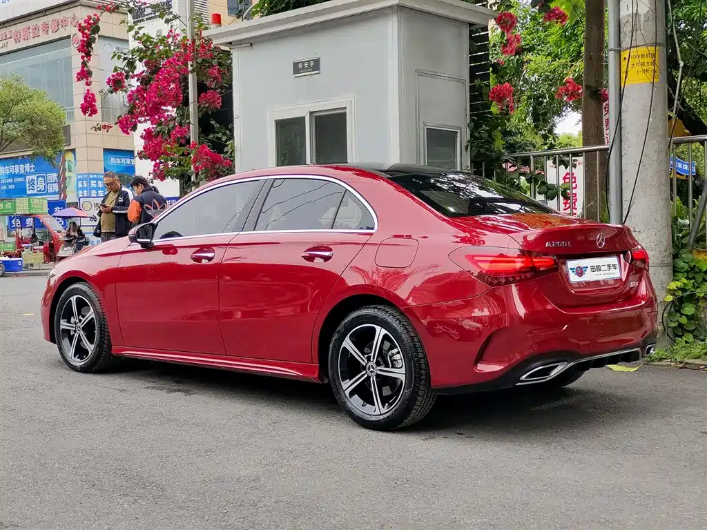 Mercedes-Benz A-Class 2023 A 200 L Fashion фото 4