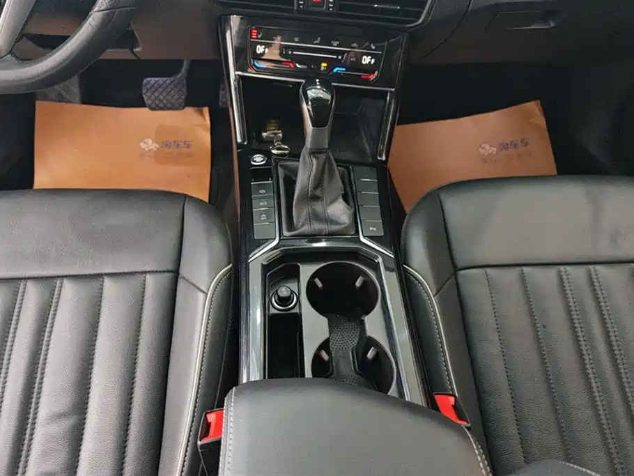 Volkswagen Passat 2023 Facelift 330TSI Starlight Elite Edition фото 16