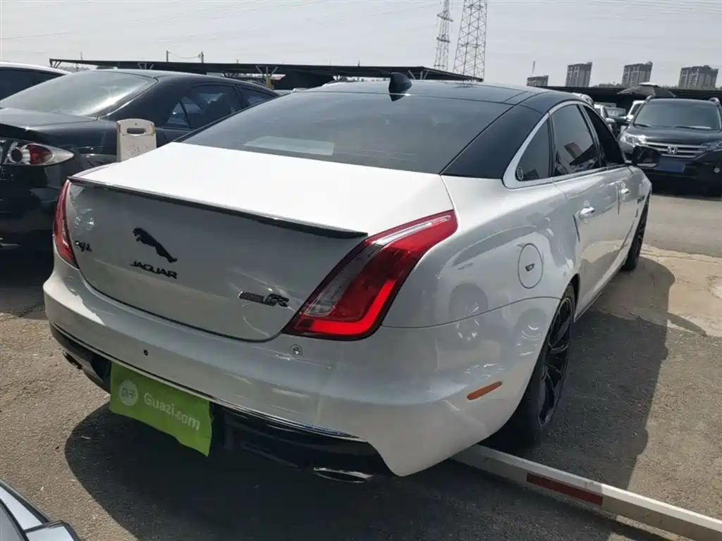 JAGUAR XJ