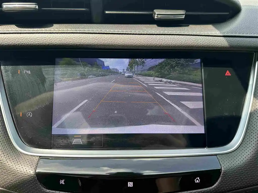 Фото 15 - Cadillac XT5