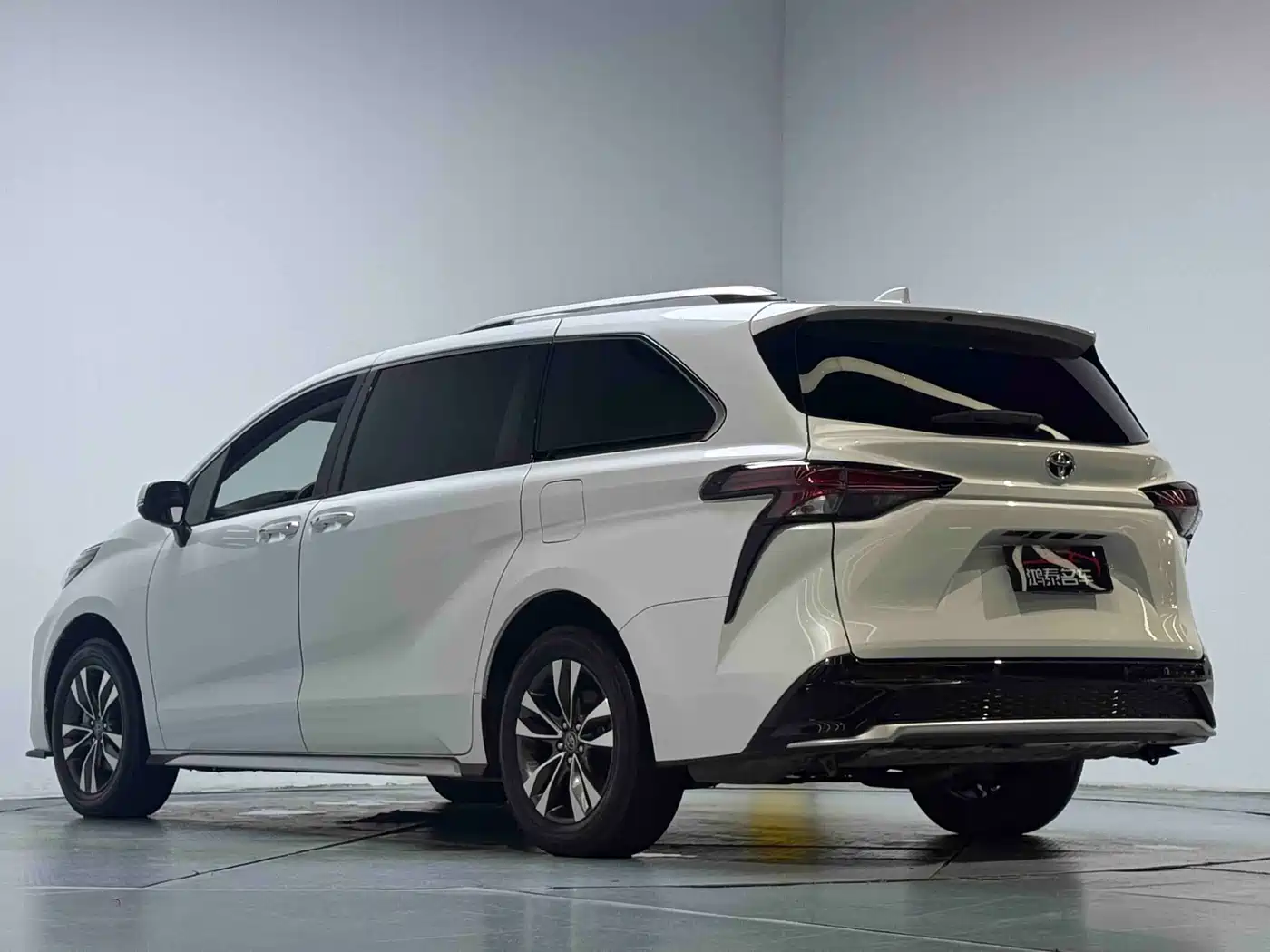 Photo 19 - Toyota Granvia