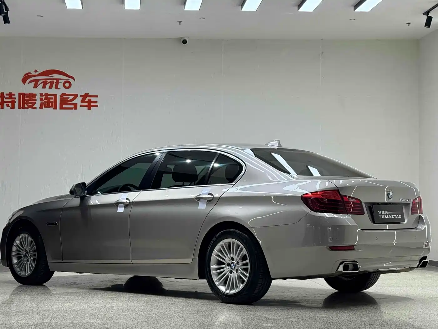 BMW 5 Series 2014 525Li Leading фото 4