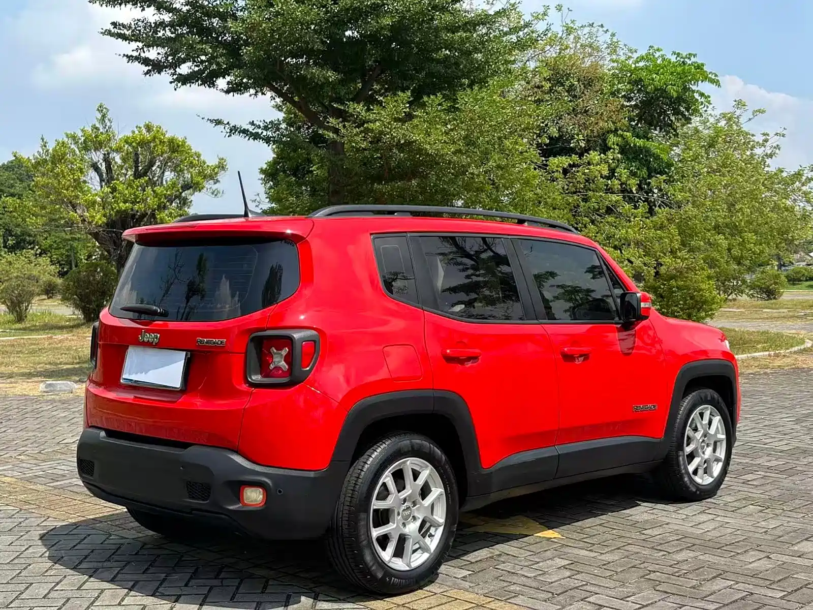 Фото 8 - Jeep Renegade