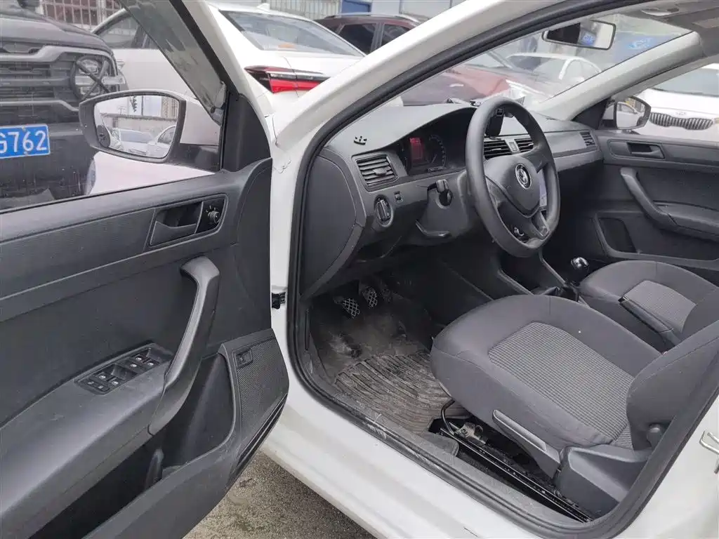 Volkswagen Santana 2018 1.5L Manual Trend Edition фото 16
