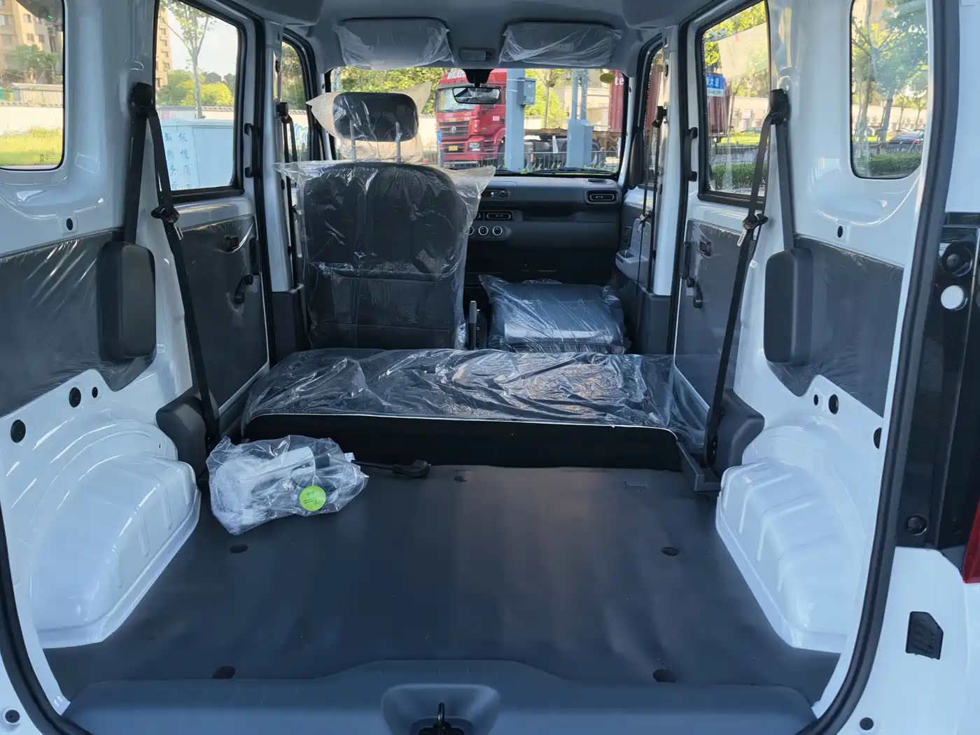 Wuling Motors Wuling Zhiguang NEV 2026 2025 Model 305km Base Version