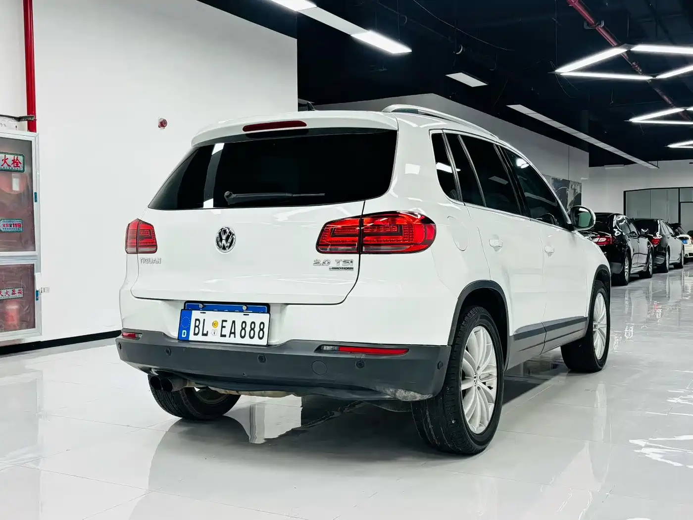 Volkswagen Tiguan 2015 2.0TSI Comfort Edition фото 8