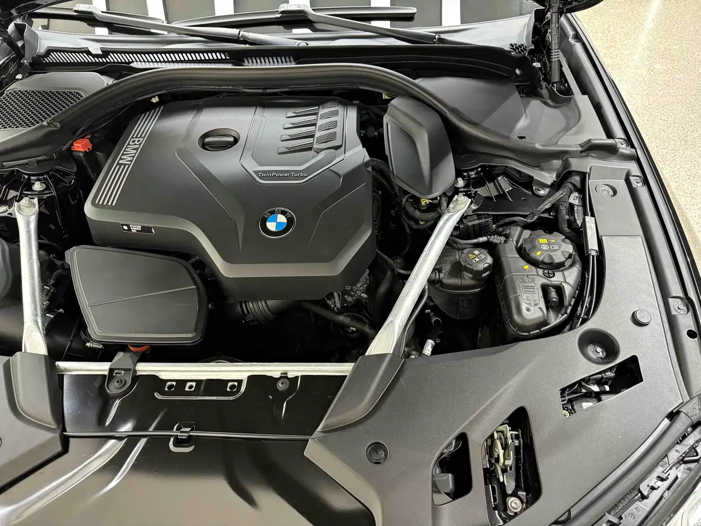BMW 5 Series 2023 530Li Leading M Sport Package фото 37