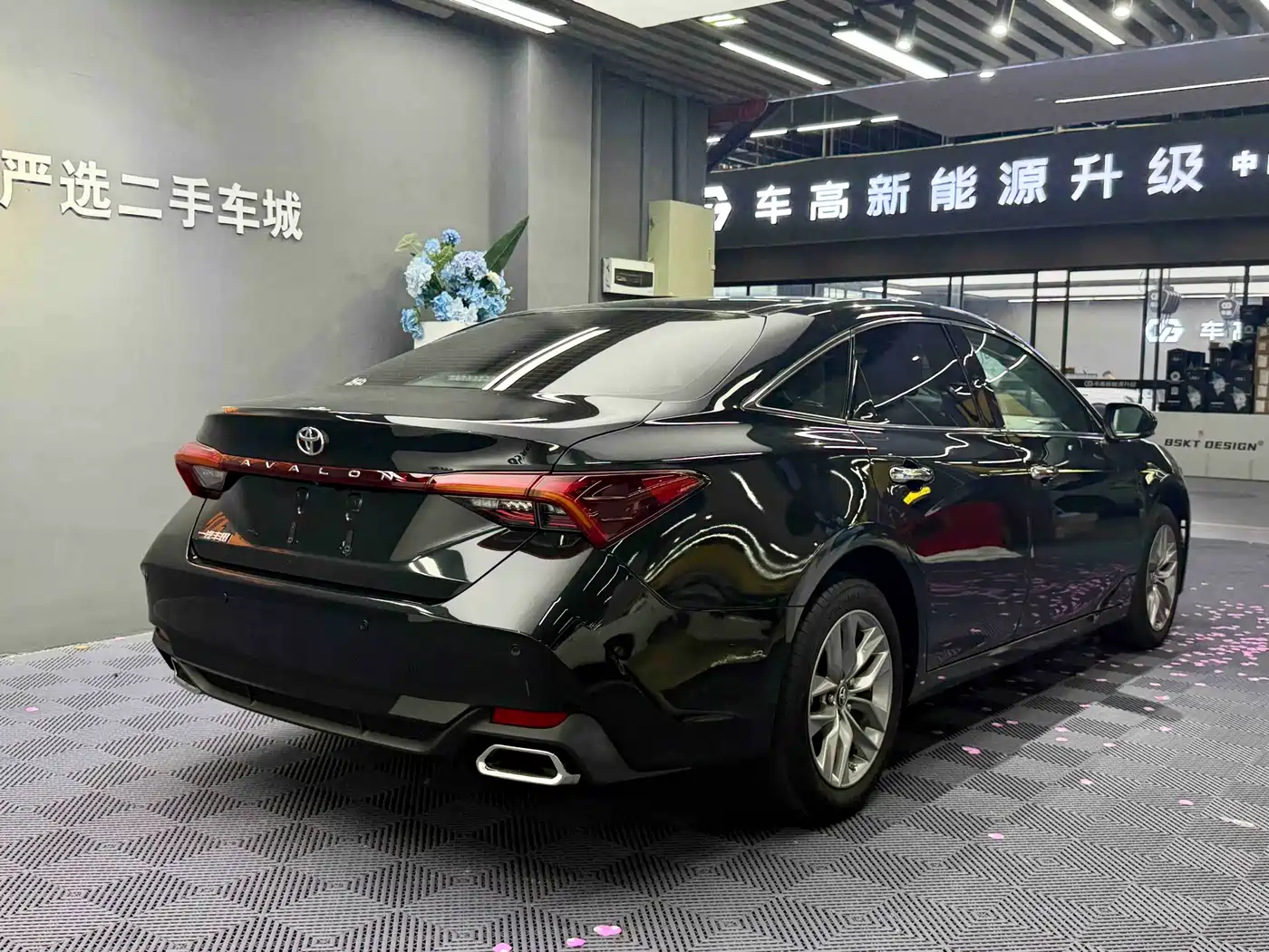 Toyota Avalon 2022 2.0L Luxury Edition фото 14