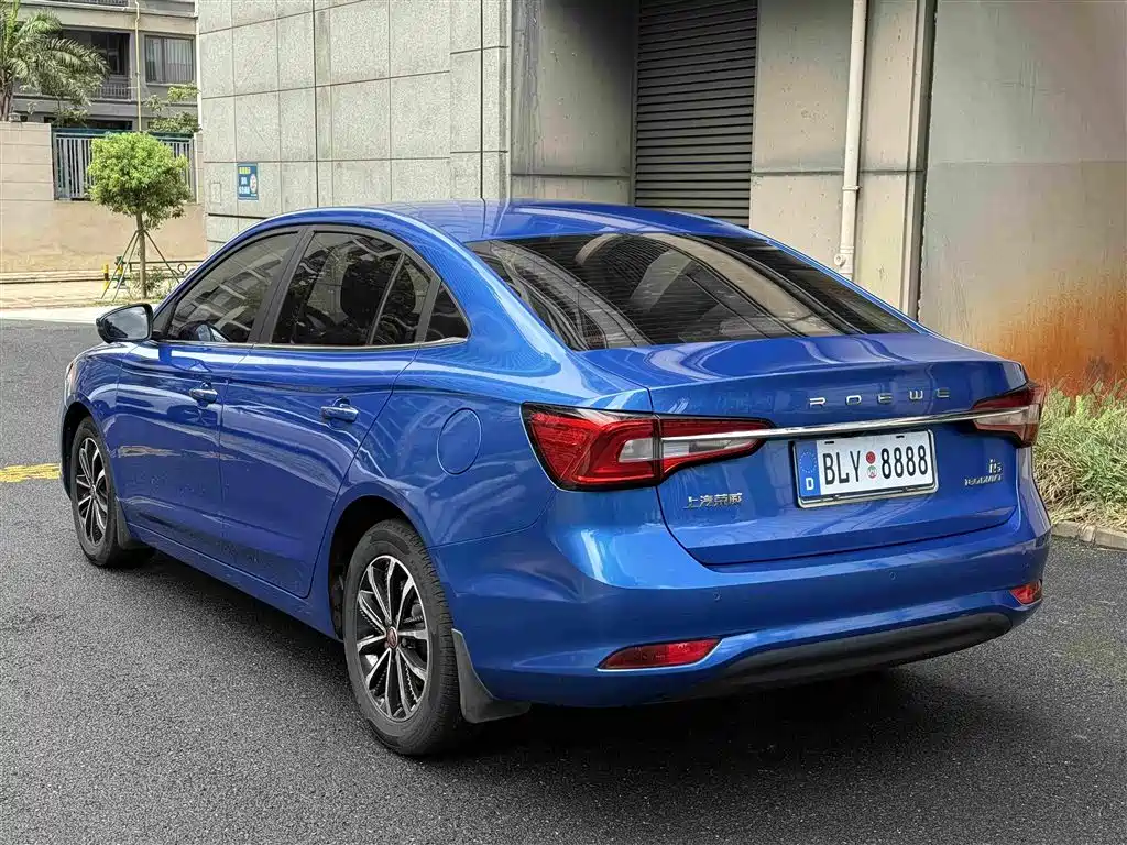 Фото 6 - Roewe i5