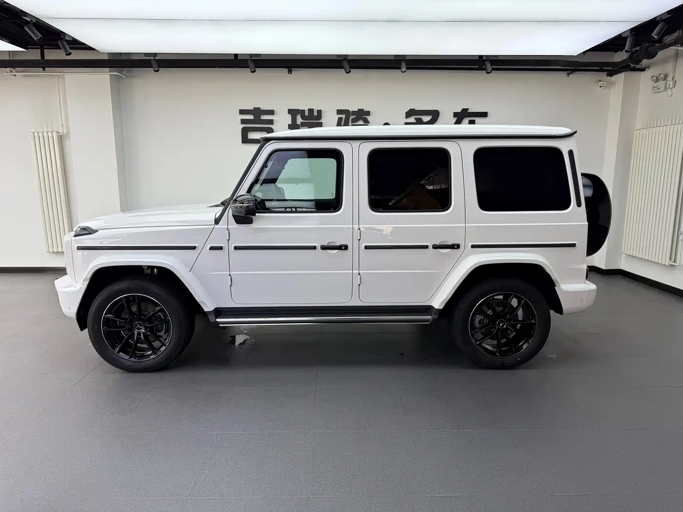 Mercedes-Benz G-Class 2025 G 500 фото 15