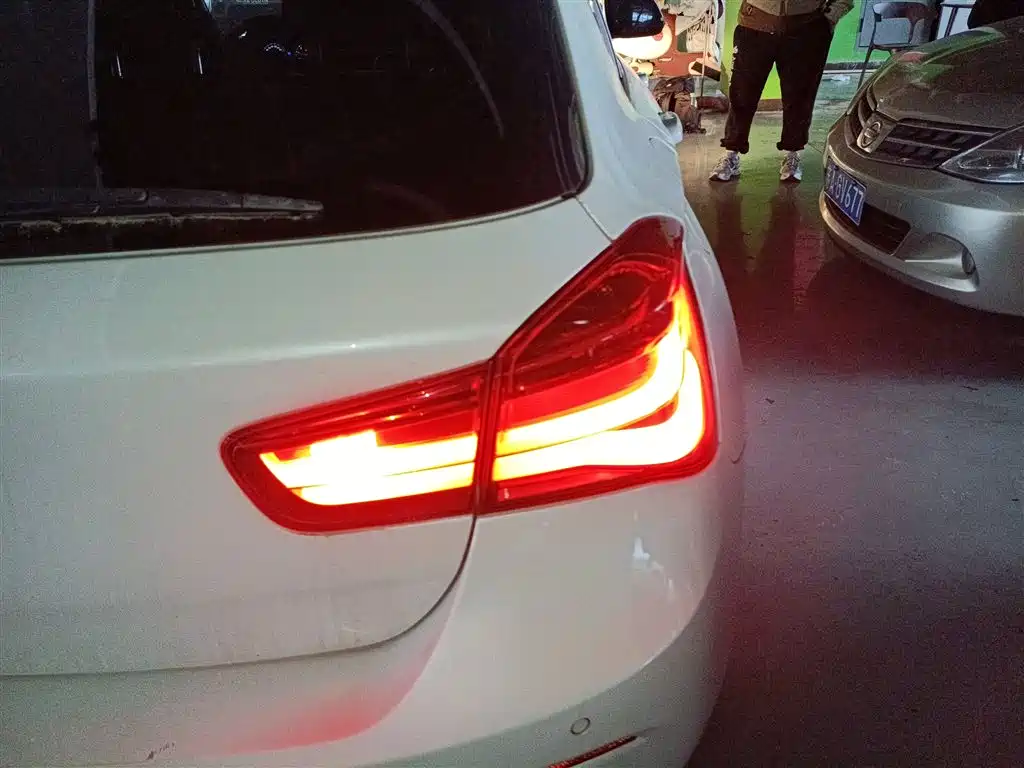 BMW 1 Series (Import) 2018 118i Leading фото 24