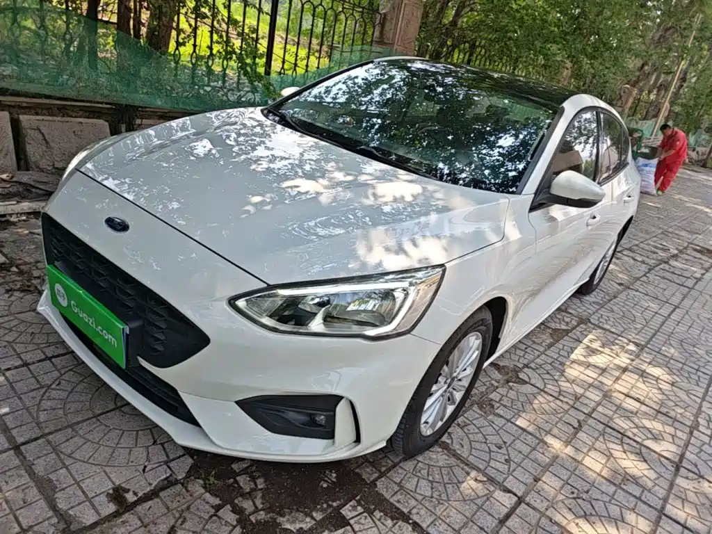 Ford Focus 2020 Sedan EcoBoost 180 Automatic Sharp Trend Type