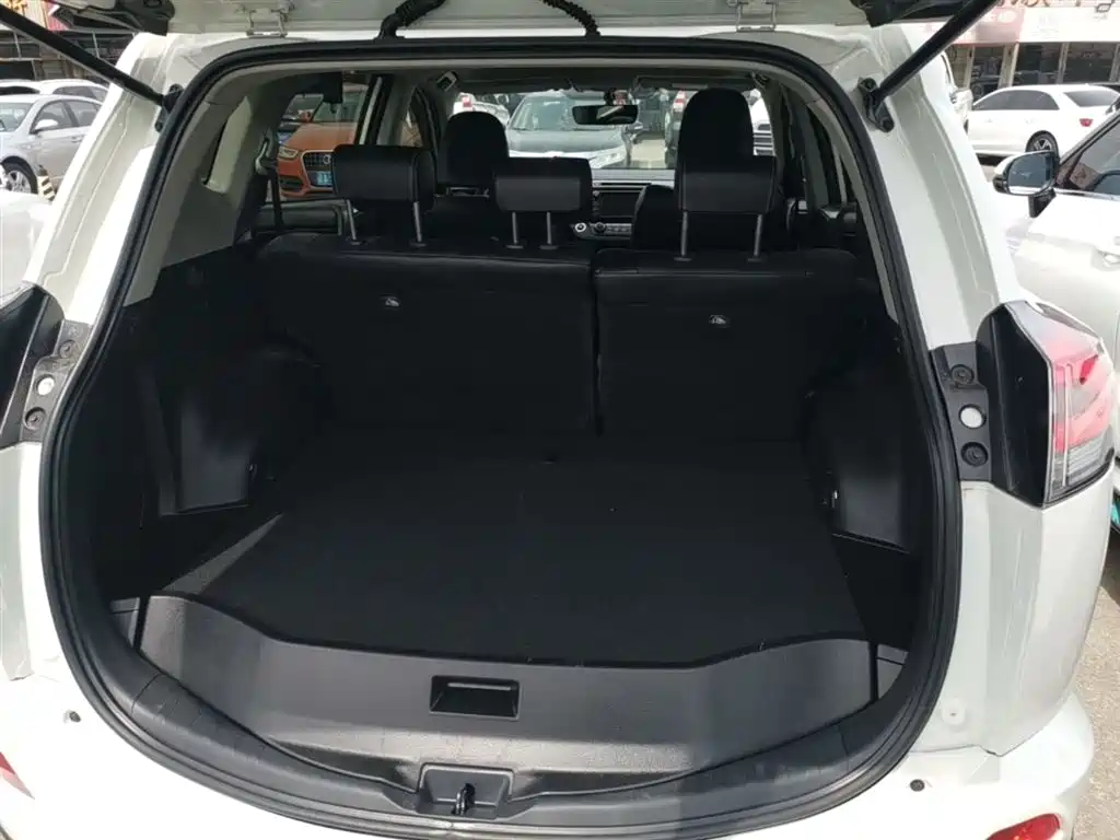 Toyota RAV4 Rongfang 2016 2.0L CVT 2WD Smart (China V) фото 19