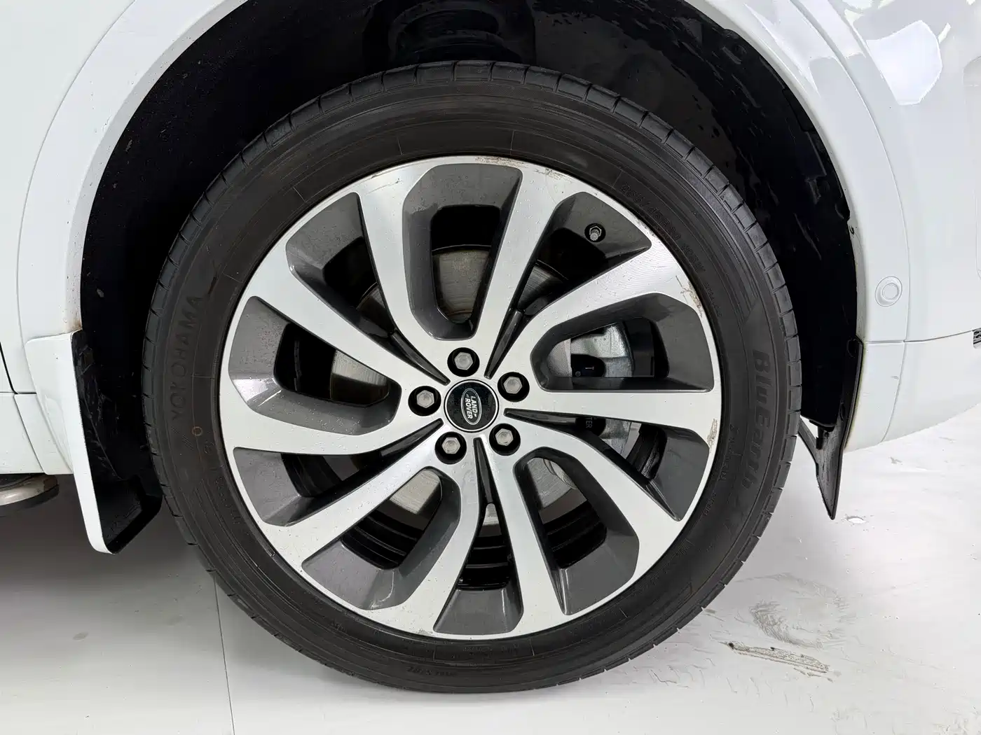 Land Rover Discovery Sport 2021 249PS R-Dynamic SE Performance Technology Edition 5-seater фото 4