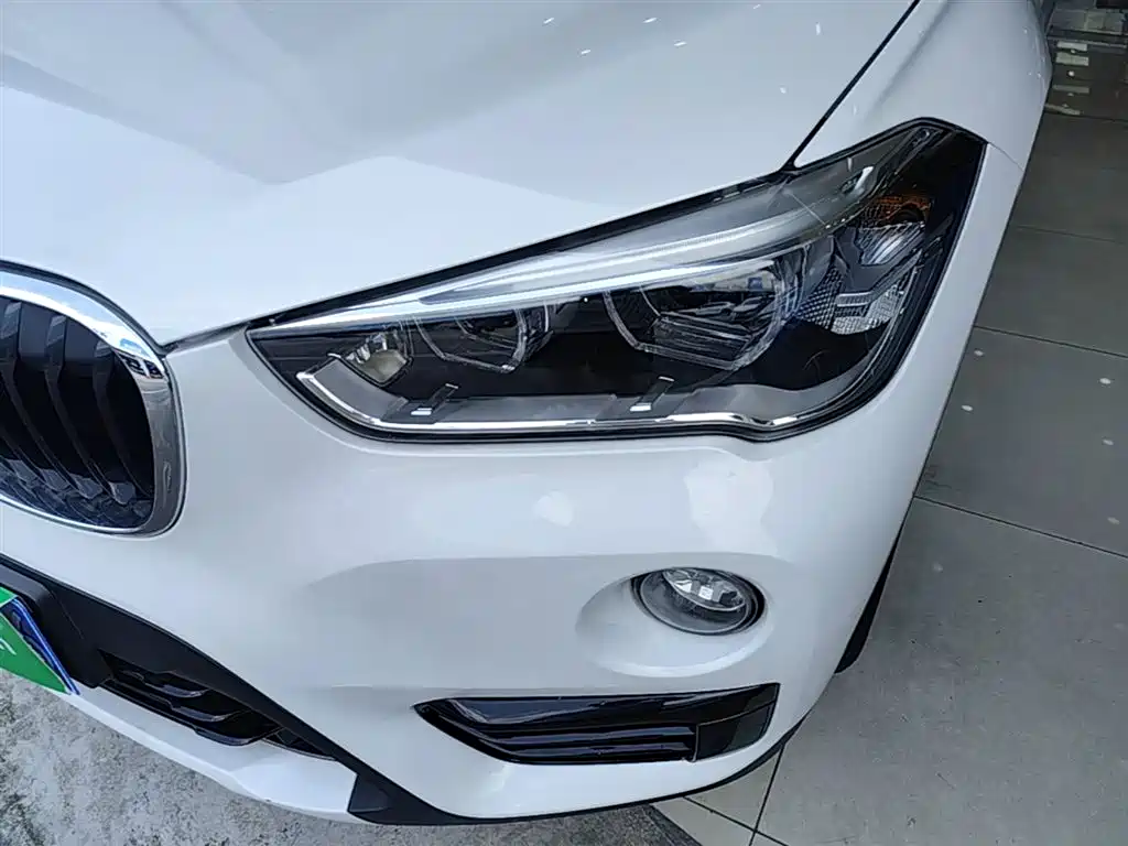 BMW X1 2018 sDrive18Li Premium Model фото 24