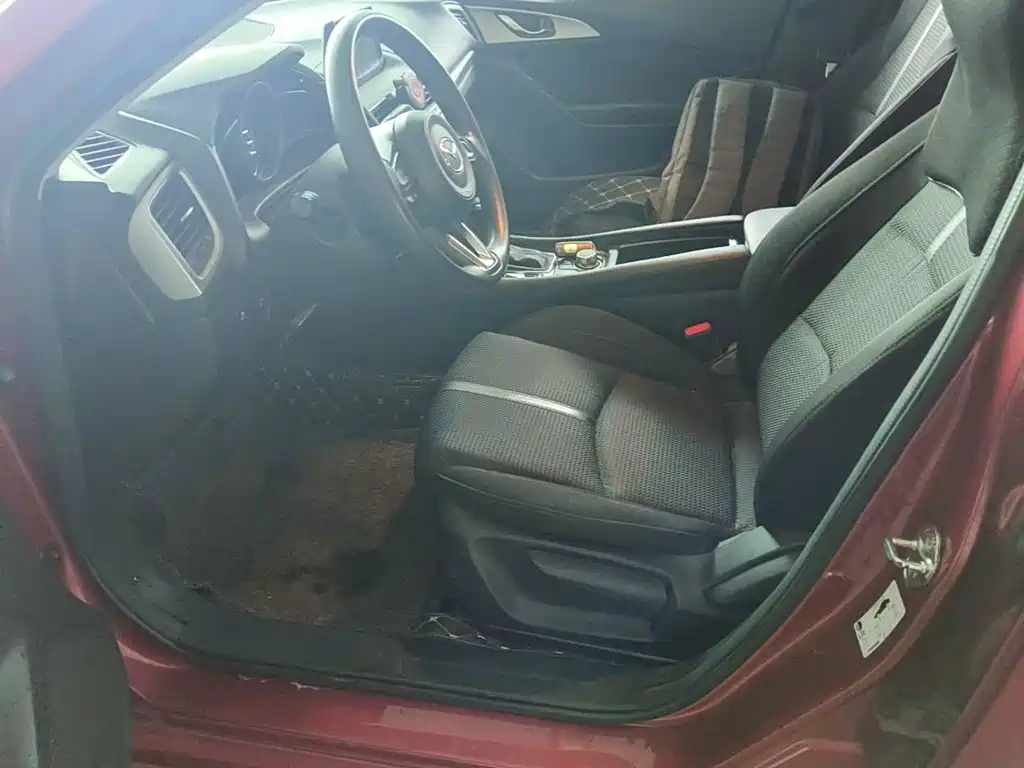 Photo 8 - Mazda Mazda 3