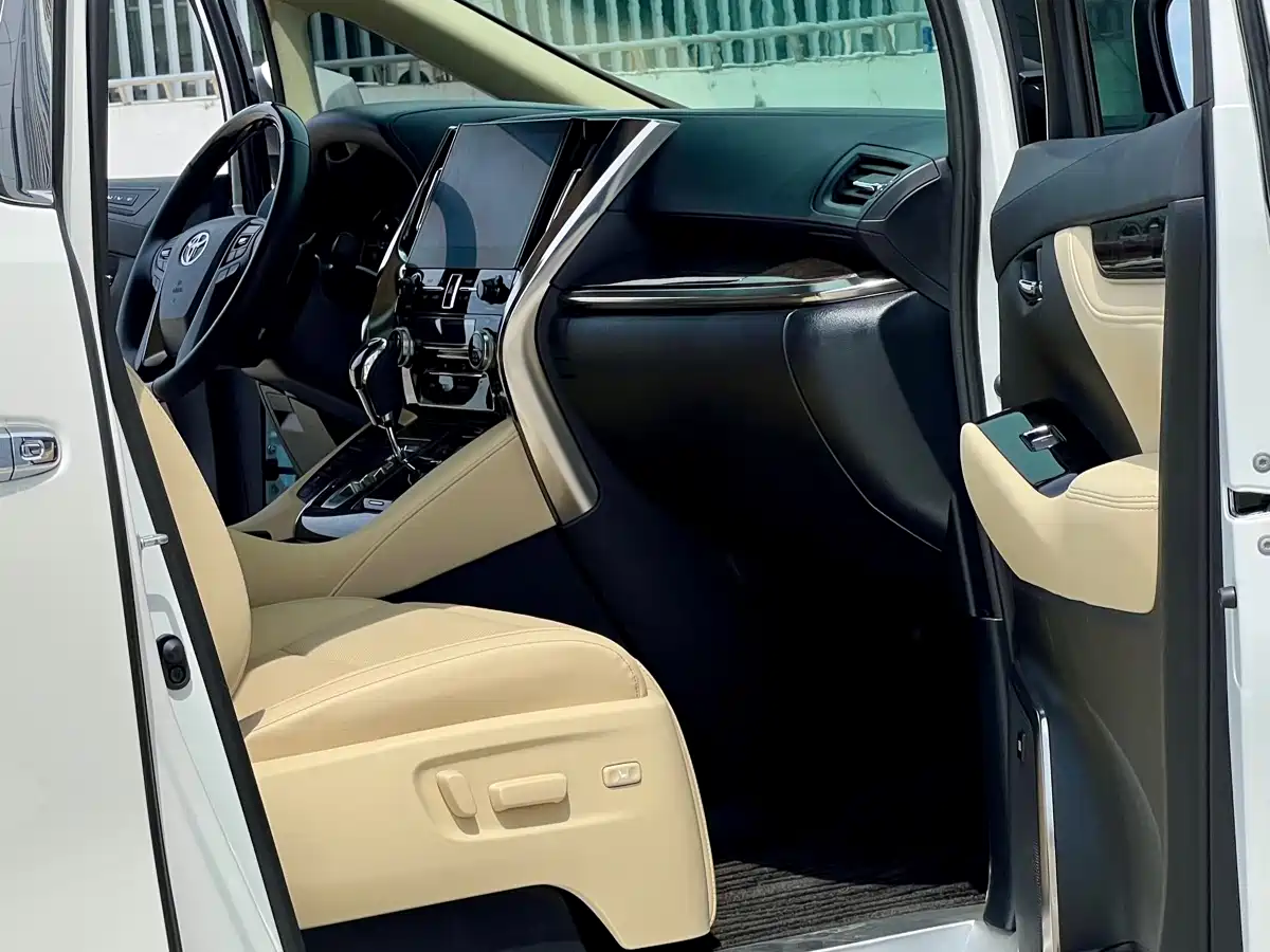 Toyota Alphard 2021 Hybrid 2.5L Premium фото 6