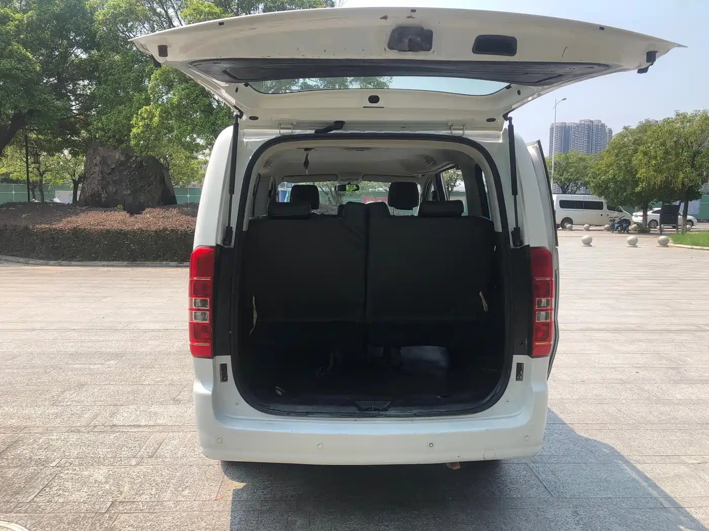 JAC Refine M3 2016 2016 IKEA Edition 1.6L Luxury