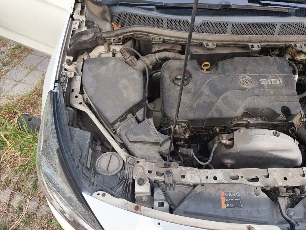 Photo 20 - Buick Verano