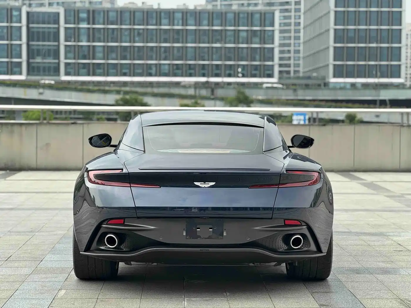 Aston Martin DB11 2019 Model 4.0T V8 Coupe фото 4