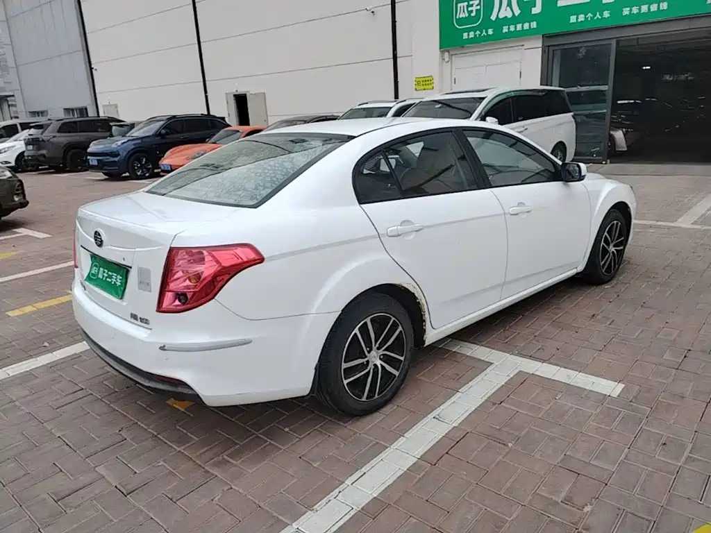 Фото 7 - Besturn B50