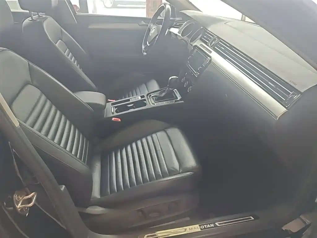 Volkswagen Magotan 2018 330TSI DSG Leading фото 25